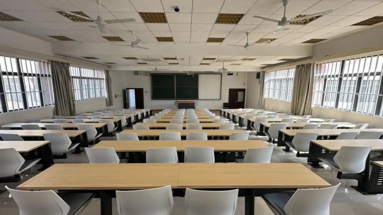 phòng học Đại học Hàng không Vũ trụ Nam Kinh